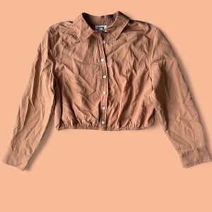 Future Collective NTW brown tan cropped striped button-up blouse in size M